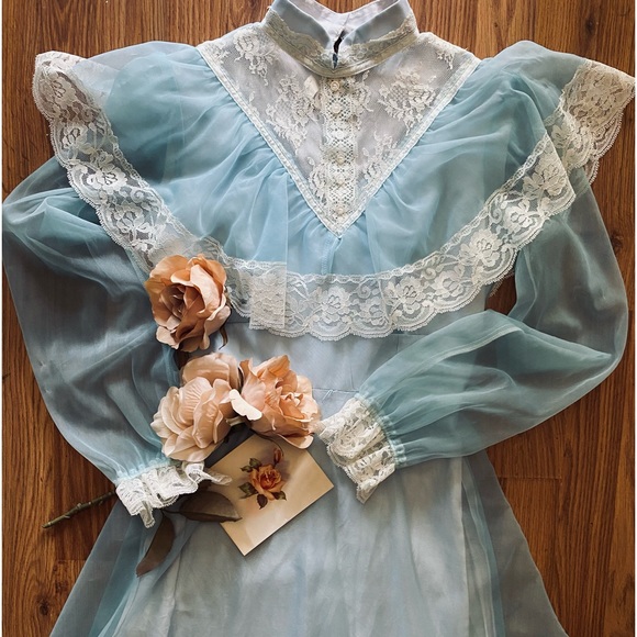 Vintage 1970s Cottagecore prairie dress in storm cloud blue lace chiffon puff - Picture 5 of 8